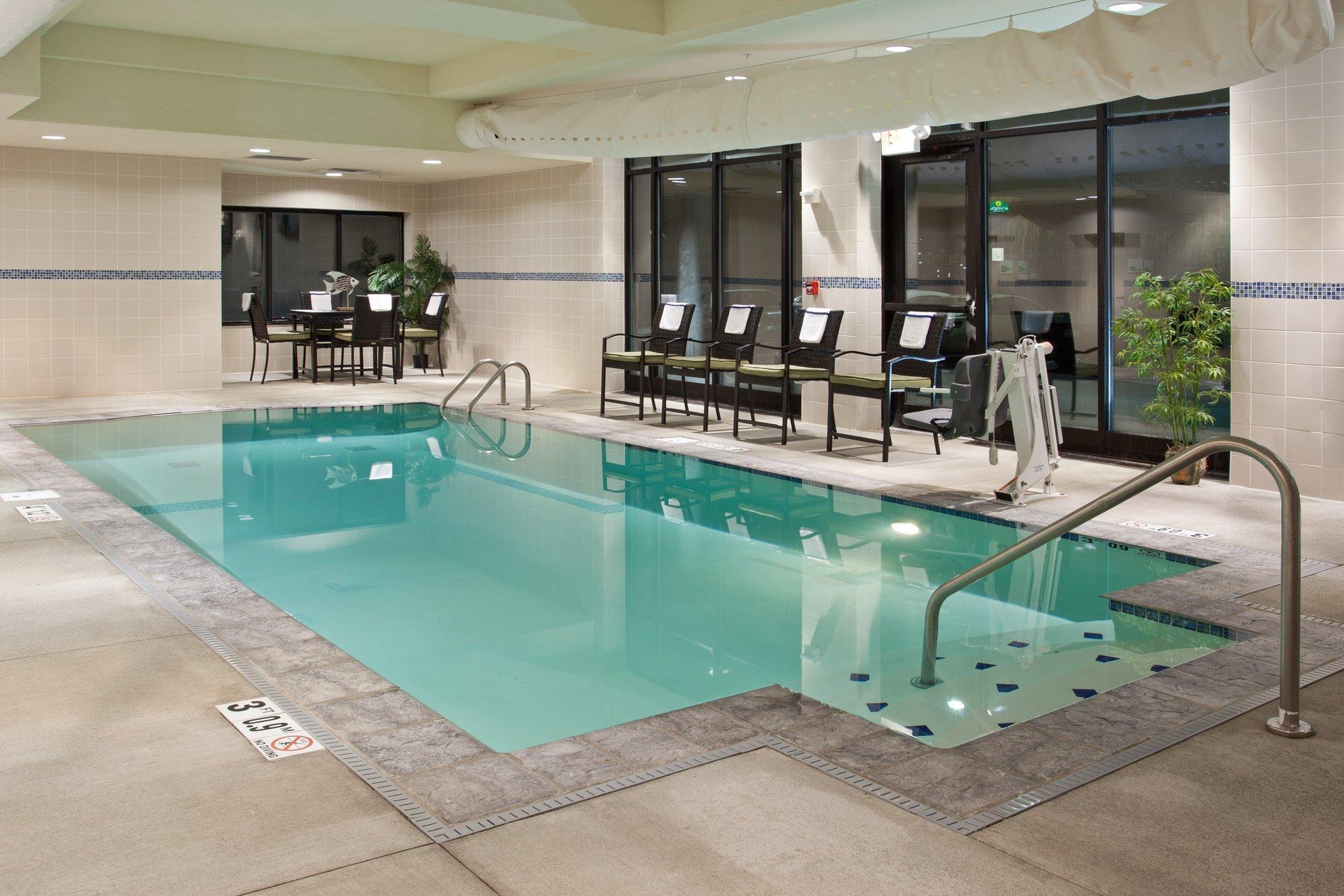 Holiday Inn Columbus-Hilliard By Ihg New Rome Exterior photo